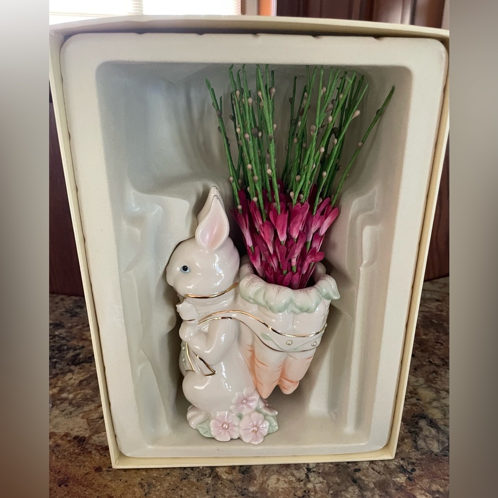 LENOX PETAL AND PEARLS COLLECTION ceramic Bunny